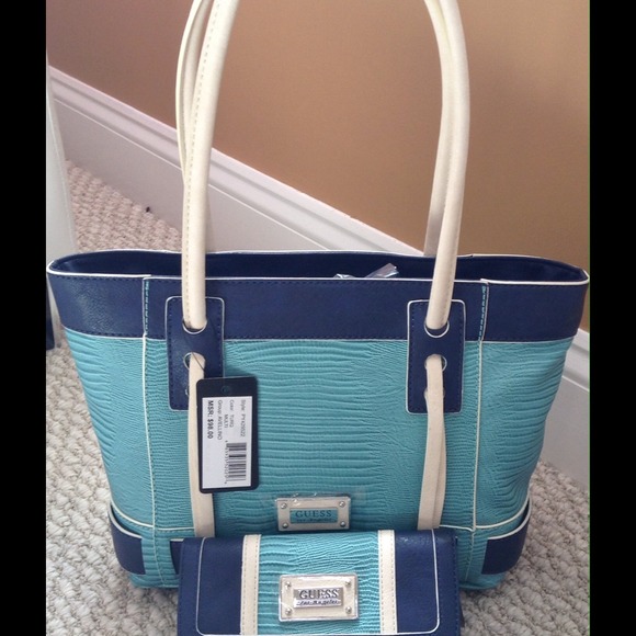 💢Classy Guess Handbag and Clutch combo 💢