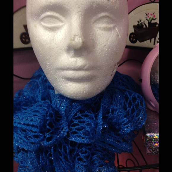 Scarf - Picture 3 of 4