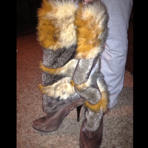 Guess Boots - Picture 2 of 3