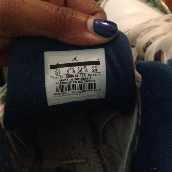 True Blue 3s - Picture 3 of 3