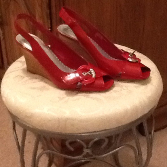 Bright Red ( Sling-Back) peep-toe Wooden Heel Shoe