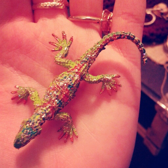 Wire Wrapped Lizard Pin - Picture 4 of 4