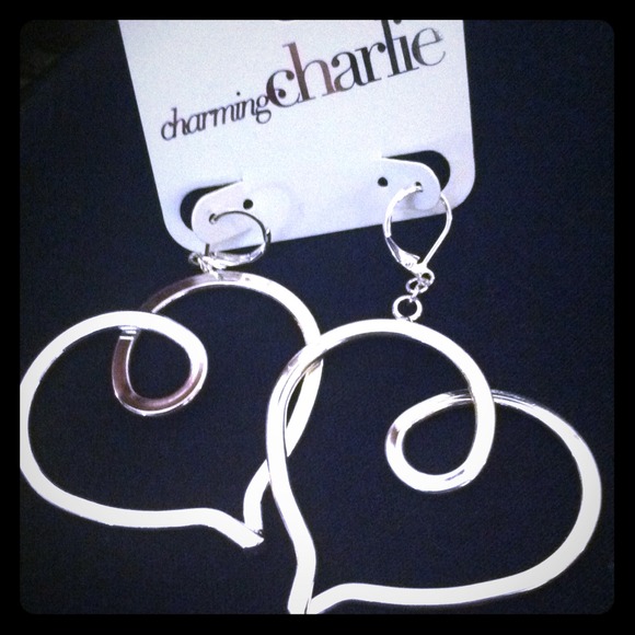 Charming Charlie dangle heart earrings
