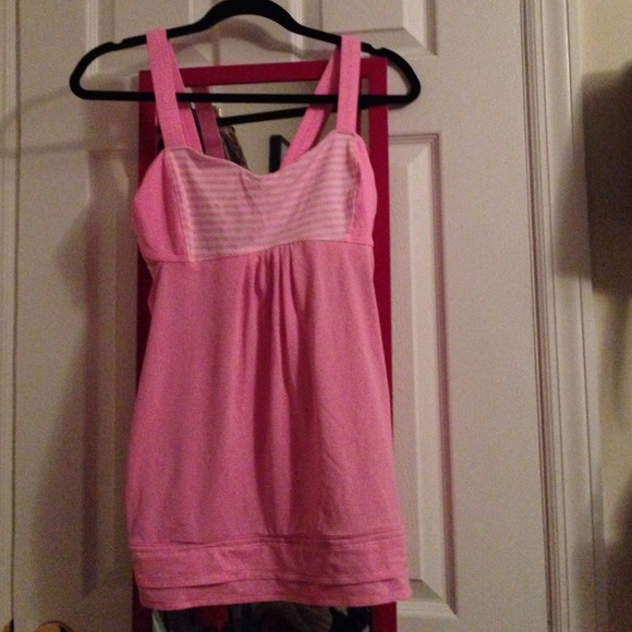 🎉SOLD🎉Lululemon run back on track tank in pink