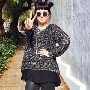 🚫SOLD🚫 LF Speckled Sweater w/ Black Ruffles