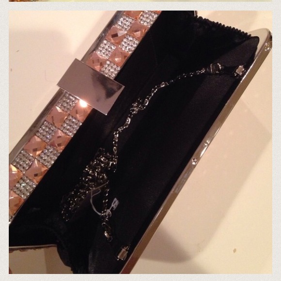 purse - Picture 2 of 4