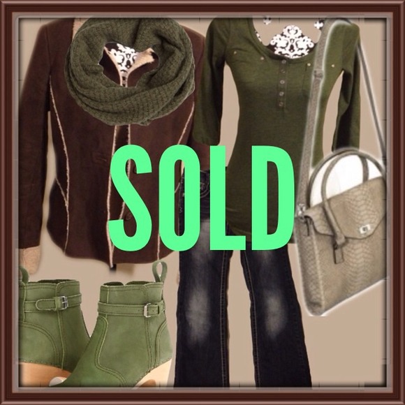 ✋Sold 🌟Olive green 3/4 sleeve shirt size small