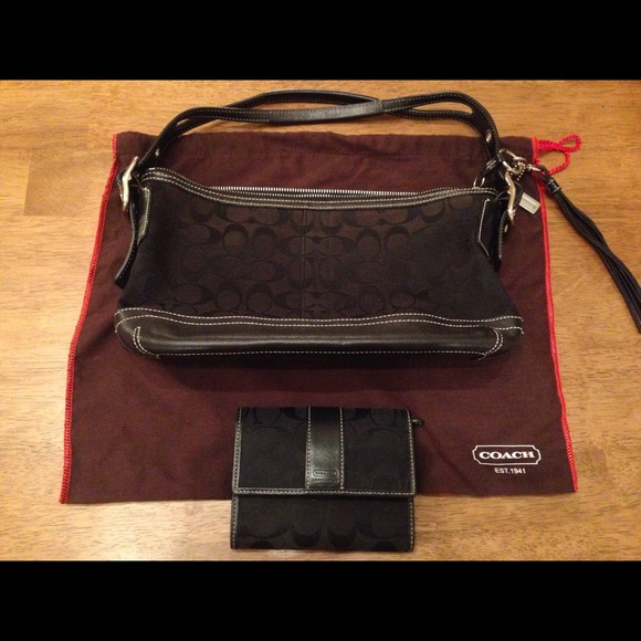 Authentic Coach Signature Bag w/ Matching Wallet