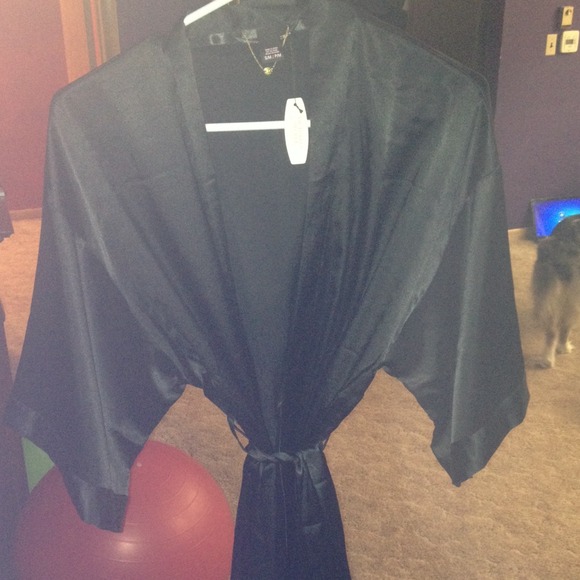 Nwt Victoria secret black robe small/medium