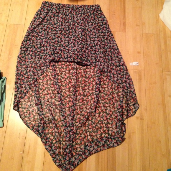 Volcom stone skirt flowered worn once
