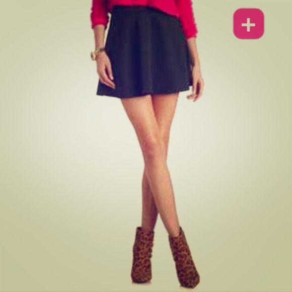 A black skirt