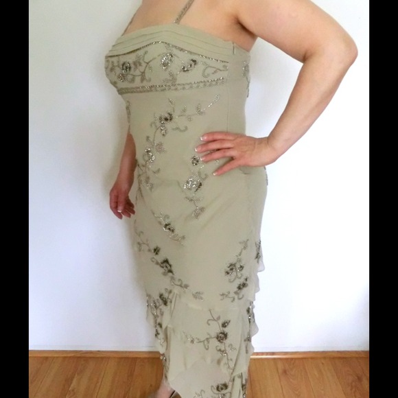 Dress - Picture 4 of 4