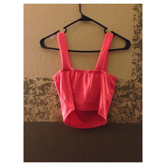 Crop top - Picture 2 of 3