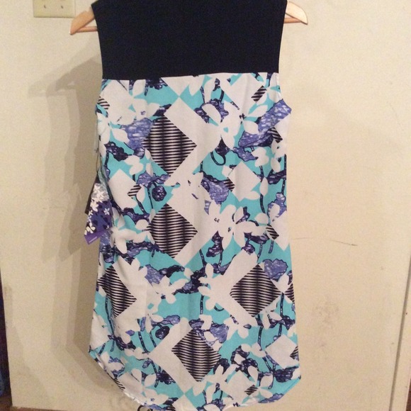 ✂️REDUCED✂️Blue Floral Shirtdress - Picture 3 of 3