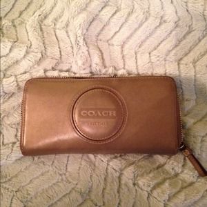 Hold. Bundle for Divastyle1234. Trade 2/28/14