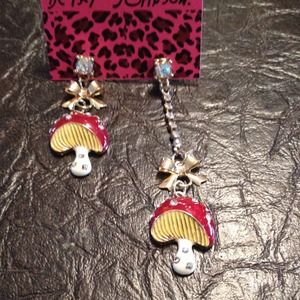 Bundle ON HOLD for @lauralew86