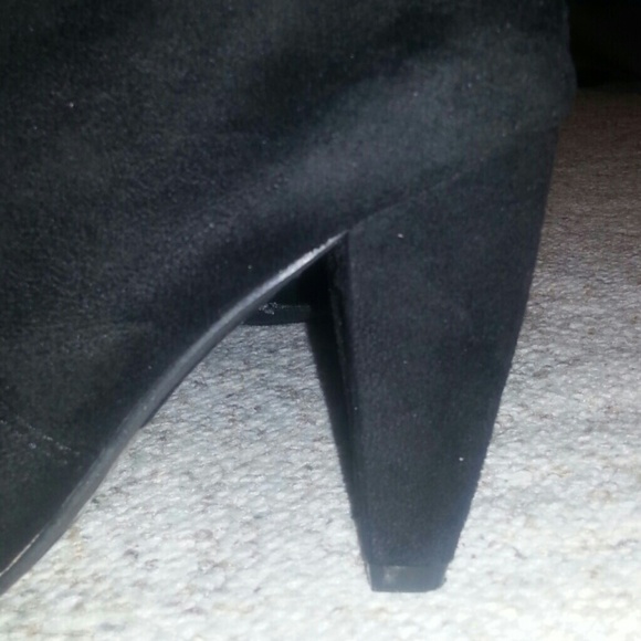 Knee high boots - Picture 2 of 3