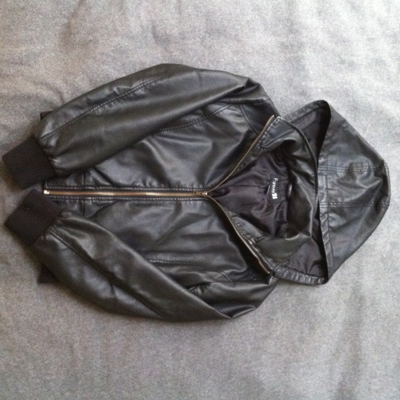 🌹REDUCED 🌹Faux Leather Jacket - Picture 1 of 3