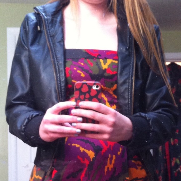 🌹REDUCED 🌹Faux Leather Jacket - Picture 2 of 3