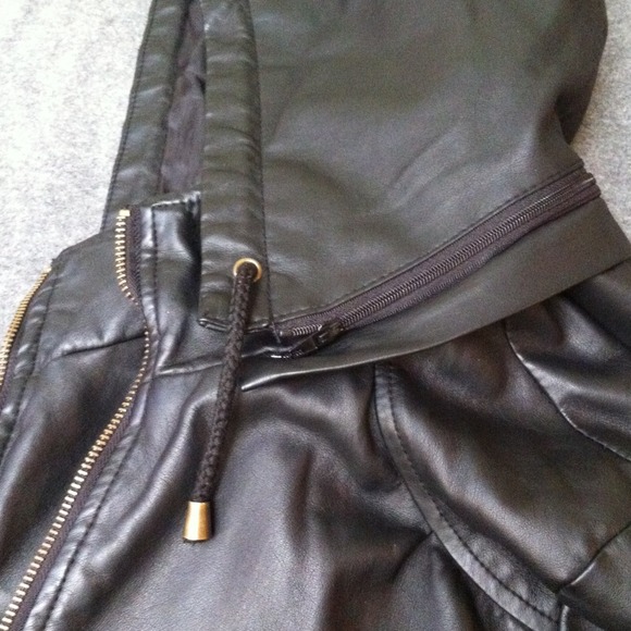 🌹REDUCED 🌹Faux Leather Jacket - Picture 3 of 3