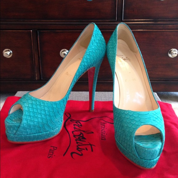 Christian Louboutin. Size 37.5 PRICE REDUCED!! - Picture 2 of 4