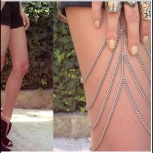 4 Chain Thigh Jewlery and earrings bundle