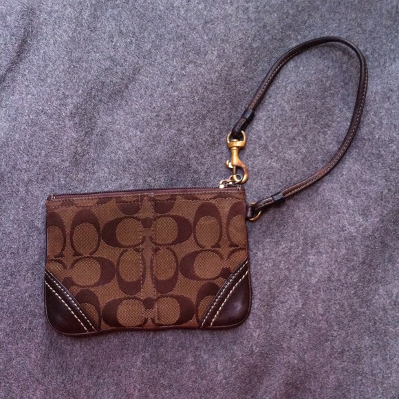 🌹REDUCED🌹Brown Coach Wristlet - Picture 1 of 3