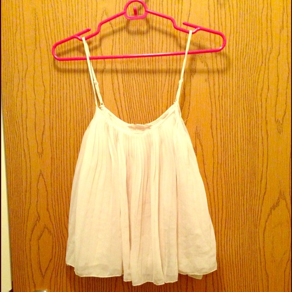Forever 21 Tops - F21 Cream pleated tank!