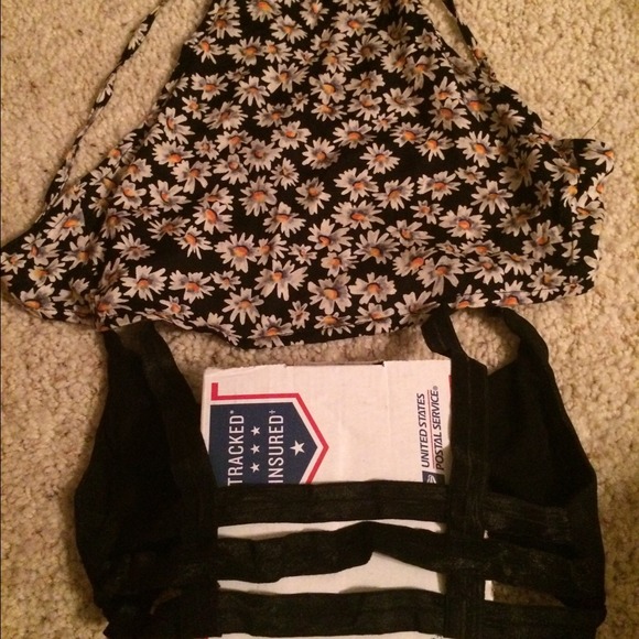 Brandy melville bandeau , sunflower crop topsold