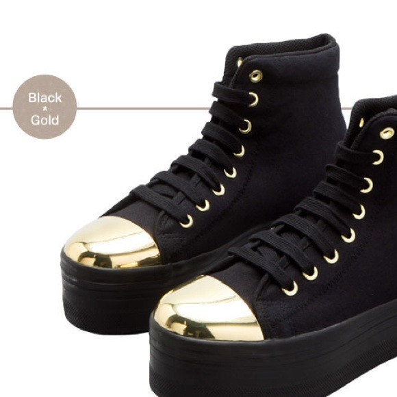 🚫SOLD🚫Jeffrey Campbell Metal Cap PlatformSneaker