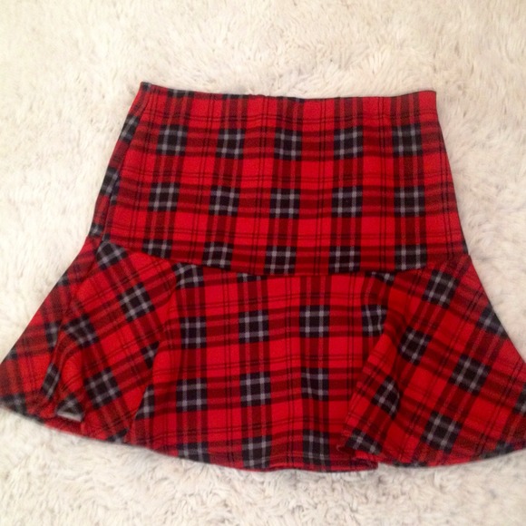 Brand new plaid skater skirt.