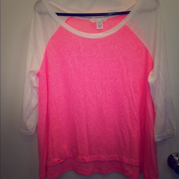 ❗️SOLD❗️Victoria's Secret shirt