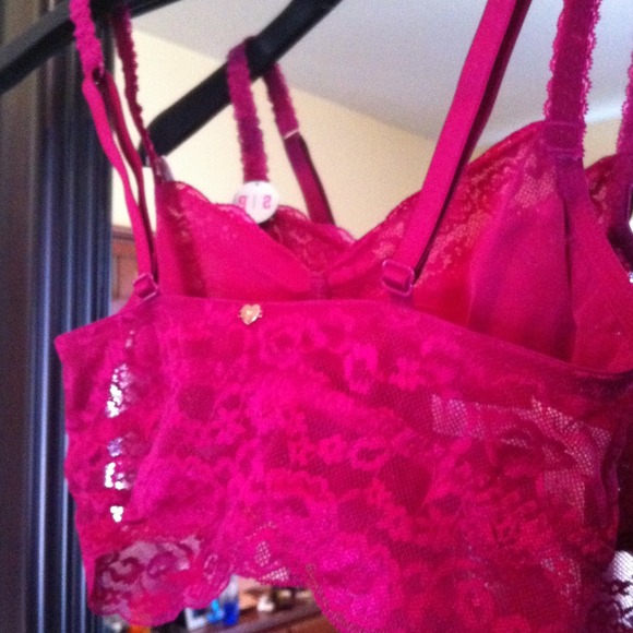 VS Pink Rose Lace Bralette burgundy/dark Pink? - Picture 3 of 3