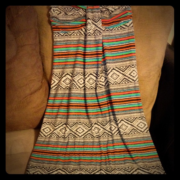 🎀BUNDLE AZTEC dress and floral romper!