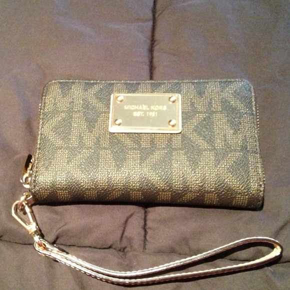 Mk wristlet