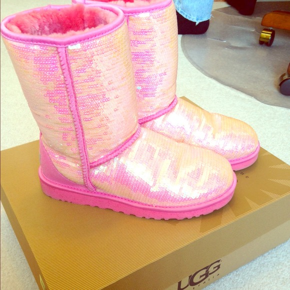 pink uggs
