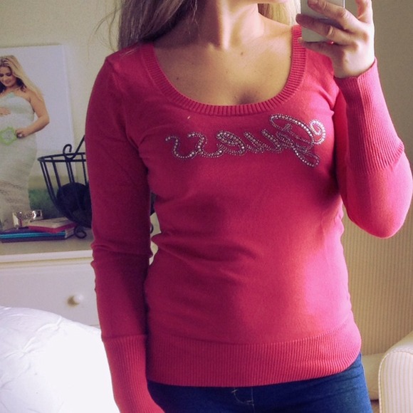 GUESS sweater!💛 - Picture 3 of 4