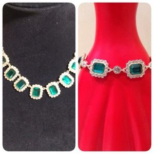 🌹Emerald and rhinestone necklace and bracelet 🌹