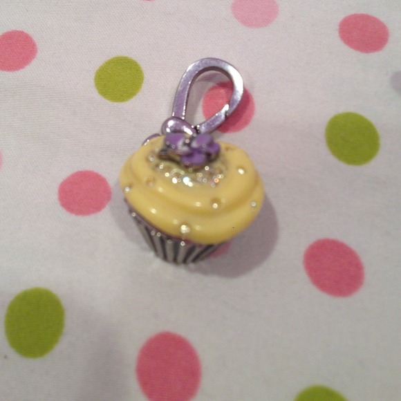 Cupcake charm and gingerbread bundle