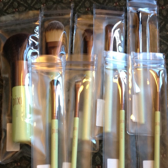 SOLD. Set of 9 Pixie Makeup Brushes