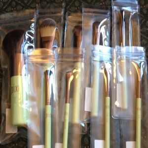 SOLD. Set of 9 Pixie Makeup Brushes
