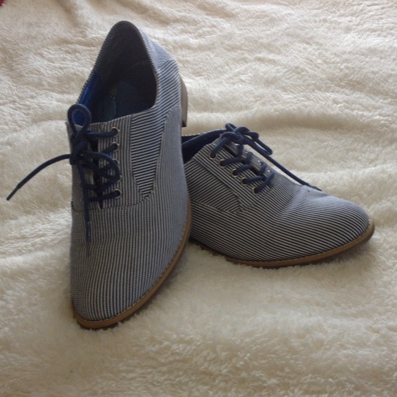 Striped Oxford Shoes