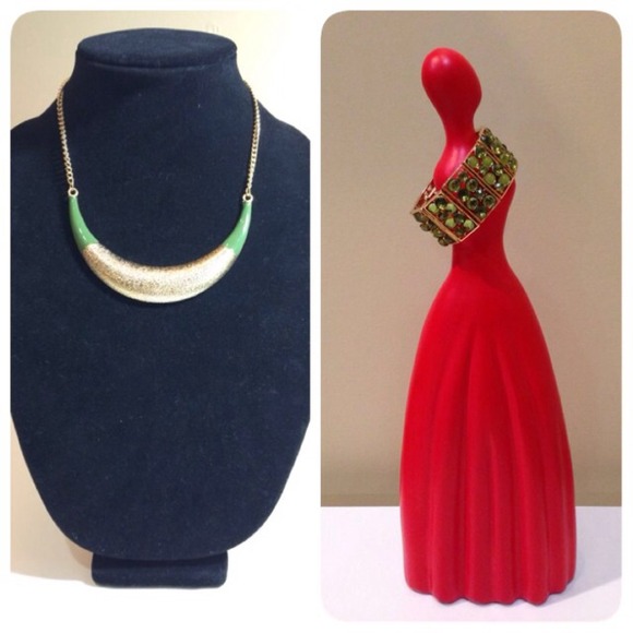 🎀Green bracelet and necklace bundle🎀