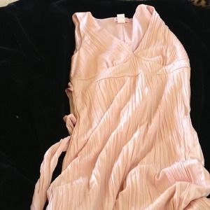 Gorgeous light pink dress!