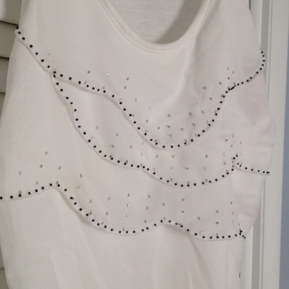 White tank with ruffles and sequins - Picture 2 of 2