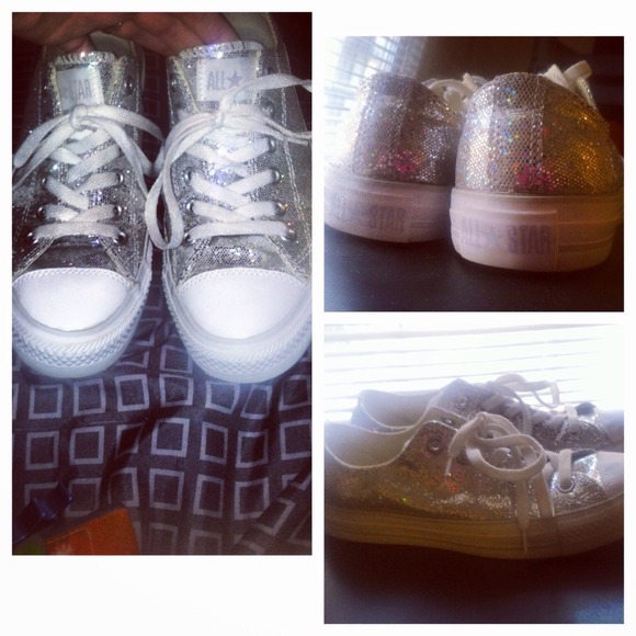 Size 8 women's converse