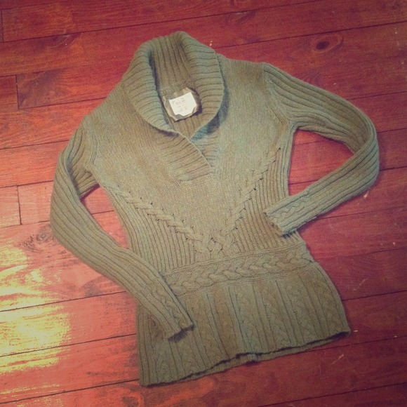 Green heavy cotton and wool sweater!!!