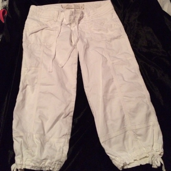 White hollister capris