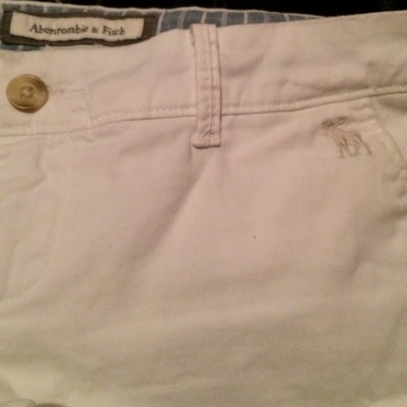 White Abercrombie and Fitch shorts