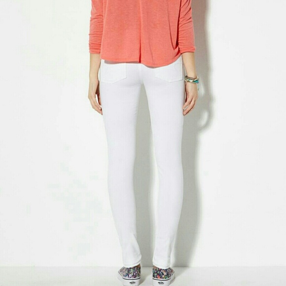 White Jenggings - Picture 2 of 4